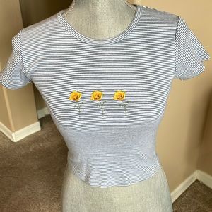 Brandy Melville crop t-shirt